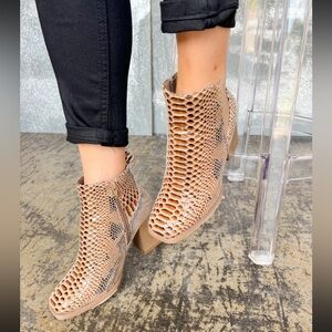 Pierre Dumas Booties!